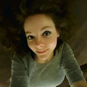 Meet your Posher, Selena